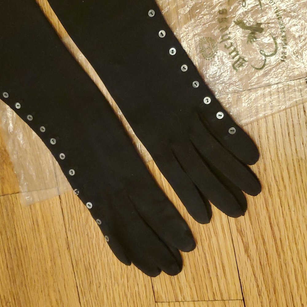 Vintage Duchess Long Black Gloves - Picture 3 of 13
